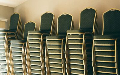 When No One Claps: Faithfulness Without Applause